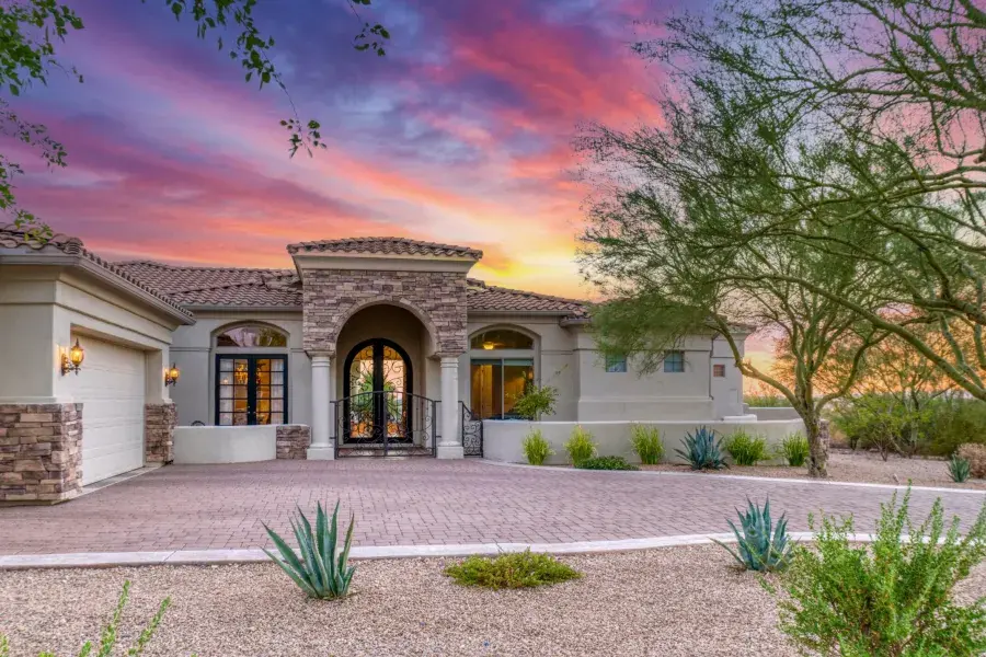 Beat the Arizona Heat, Not Your Budget