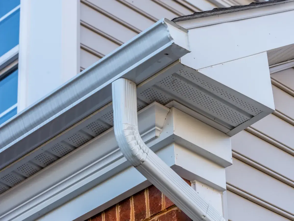 Enclosed eaves